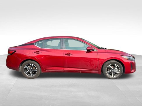 Used 2025 Nissan Sentra SV image 4