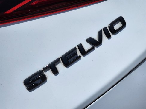 Used 2020 Alfa Romeo Stelvio w/ Nero Edizione image 9