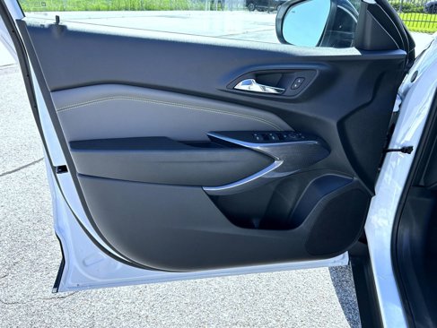 New 2025 Chevrolet Trax ACTIV w/ Sunroof Package image 7