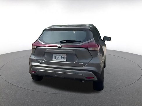 Used 2024 Nissan Kicks SV image 13