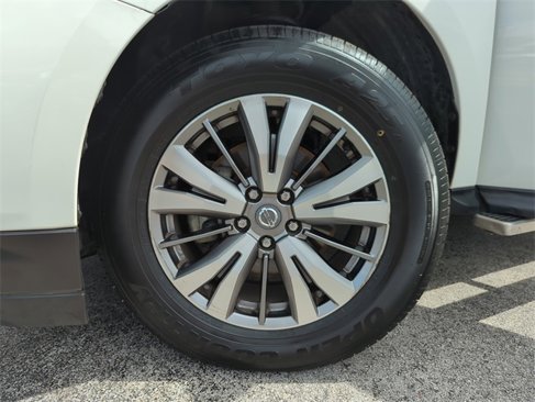 Used 2020 Nissan Pathfinder SV image 44