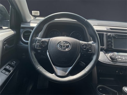 Used 2018 Toyota RAV4 XLE image 12