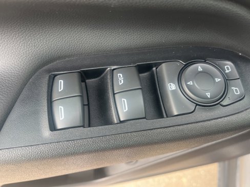 Used 2018 Chevrolet Equinox LT image 15