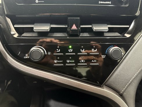 Used 2021 Toyota Camry LE image 25