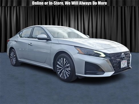 Certified 2023 Nissan Altima 2.5 SV image 1