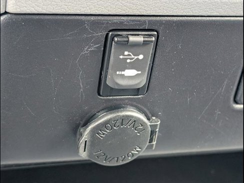 Used 2016 Toyota Sienna LE image 16