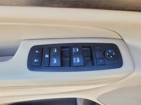 Used 2018 Jeep Grand Cherokee Laredo image 18