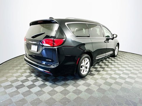 Used 2020 Chrysler Pacifica Limited image 9