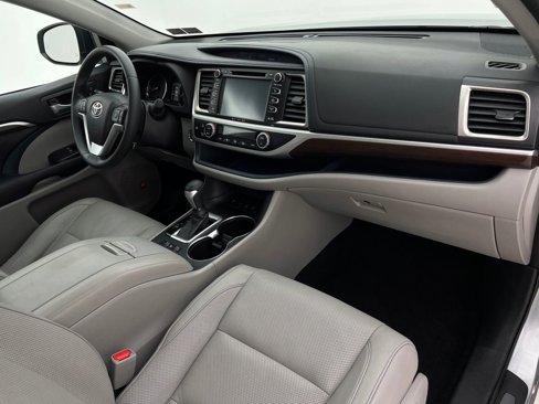 Used 2016 Toyota Highlander Limited image 14