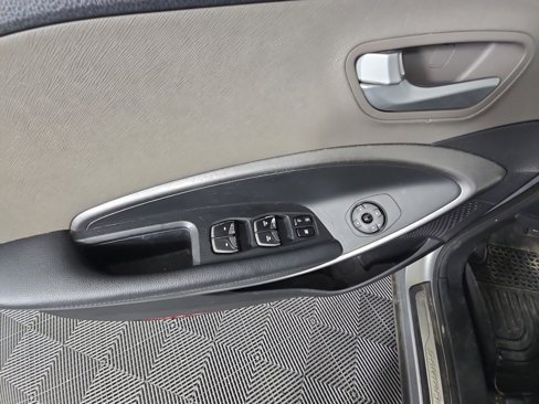 Used 2017 Hyundai Santa Fe Limited image 20