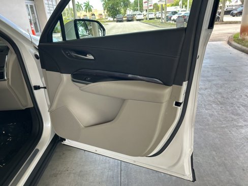 Used 2021 Cadillac XT4 Luxury image 24