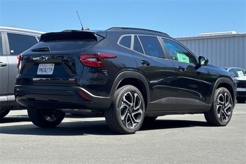 Used 2025 Chevrolet Trax RS w/ Driver Confidence Package image 4