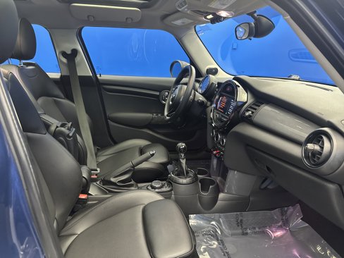 Used 2016 MINI Cooper 4-Door Hardtop image 21