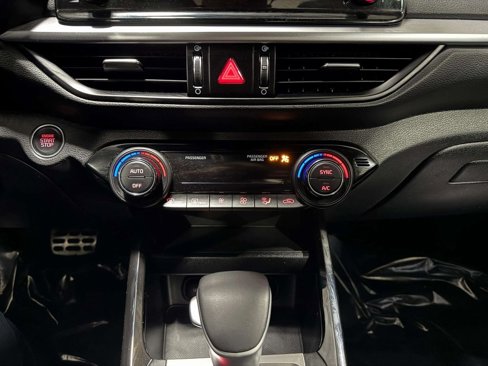 Used 2022 Kia Forte GT-Line image 8