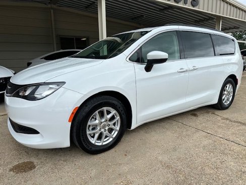 Used 2021 Chrysler Voyager Lxi image 8