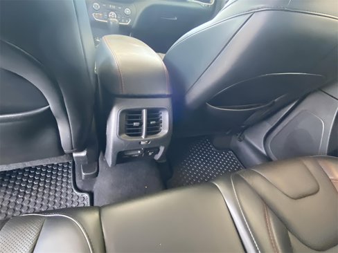 Used 2020 Jeep Cherokee Trailhawk image 23
