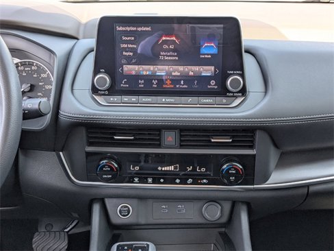 Used 2023 Nissan Rogue SV image 17