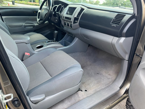 Used 2011 Toyota Tacoma PreRunner image 16