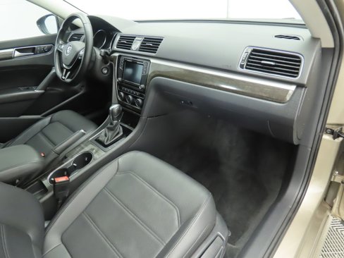 Used 2016 Volkswagen Passat 1.8T SE image 17