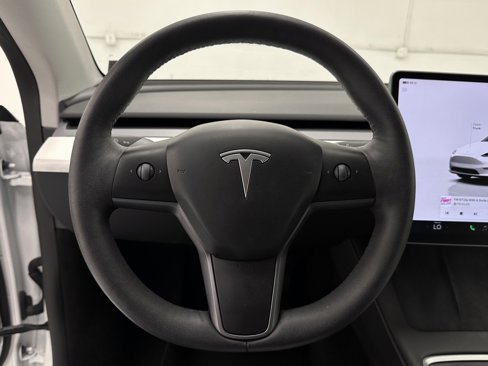 Used 2023 Tesla Model Y Long Range image 23