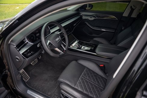 Used 2023 Audi S8 image 10