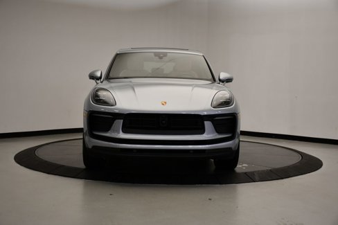 Certified 2023 Porsche Macan image 10