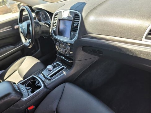 Certified 2022 Chrysler 300 Touring w/ Sport Appearance Package image 22