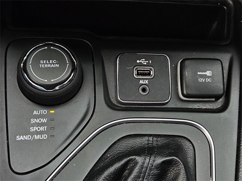 Used 2021 Jeep Cherokee Latitude Lux 80th Anniv w/ Quick Order Package 26U 80TH image 19