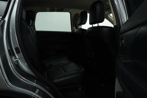 Used 2020 Mitsubishi Outlander SEL image 11