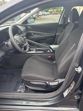 Certified 2022 Hyundai Elantra SEL w/ Preferred Accessory Package image 9