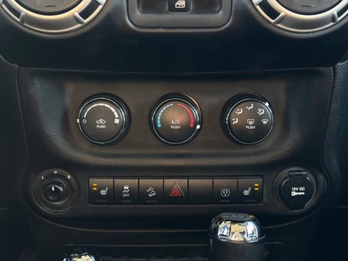 Used 2017 Jeep Wrangler Unlimited Sahara w/ Connectivity Group image 31