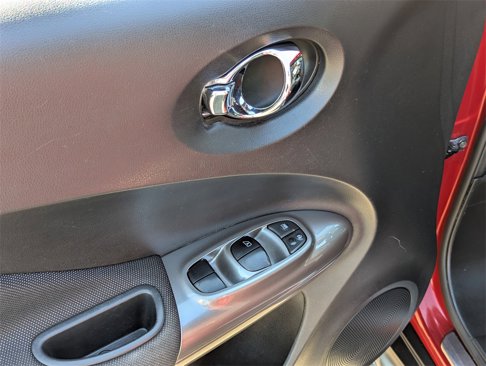 Used 2012 Nissan Juke SV w/ Sport Pkg image 11