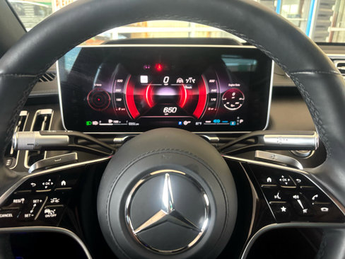 Used 2022 Mercedes-Benz S 580 4MATIC Sedan w/ AMG Line Package image 22