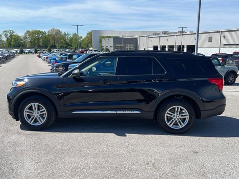 Used 2023 Ford Explorer XLT w/ Equipment Group 202A image 8