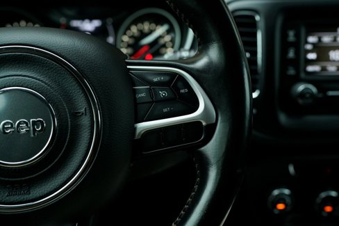 Used 2018 Jeep Compass Latitude image 27
