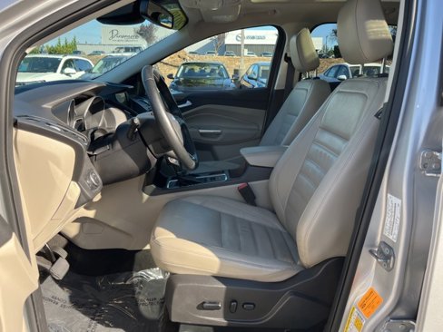 Used 2019 Ford Escape Titanium image 10