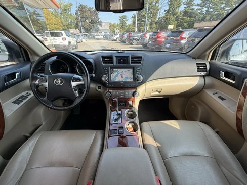 Used 2011 Toyota Highlander Limited image 18