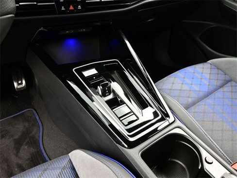Used 2025 Volkswagen Golf R Black Edition image 10