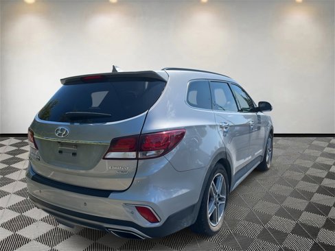 Used 2019 Hyundai Santa Fe XL image 3