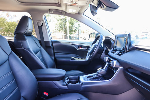Used 2021 Toyota RAV4 XLE Premium image 17