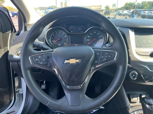 Used 2017 Chevrolet Cruze LT image 14