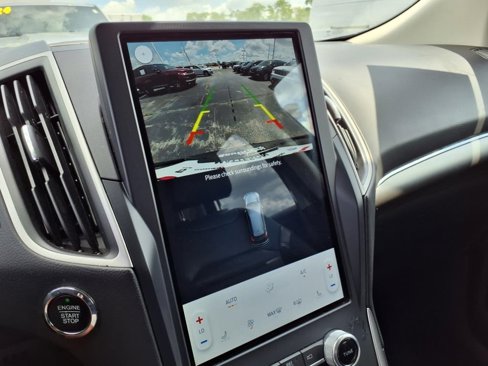 Used 2022 Ford Edge SEL image 18