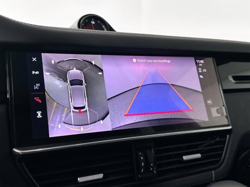 Certified 2023 Porsche Cayenne Platinum Edition image 23