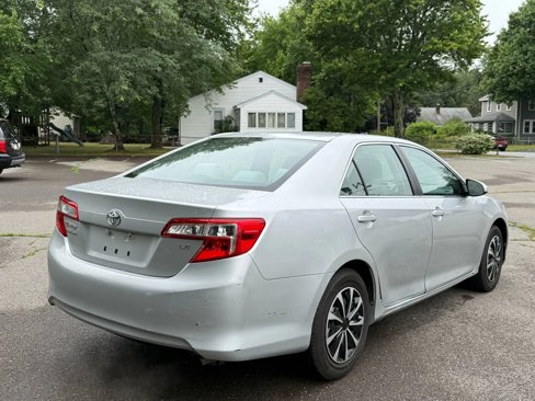 Used 2012 Toyota Camry L image 5