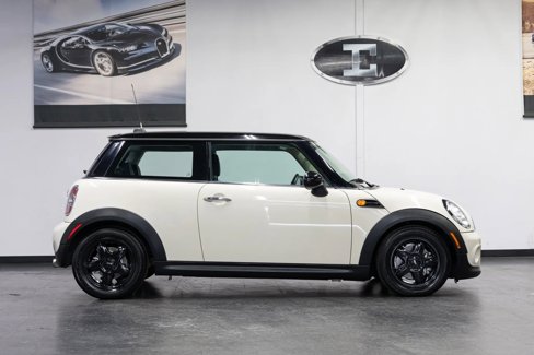 Used 2011 MINI Cooper Hardtop image 8