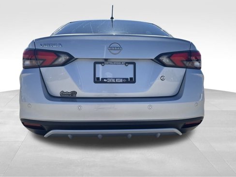 Used 2024 Nissan Versa S w/ Trunk Package image 4