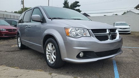 Used 2018 Dodge Grand Caravan SXT image 3