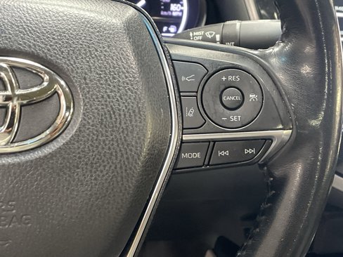 Used 2019 Toyota Camry XLE image 20