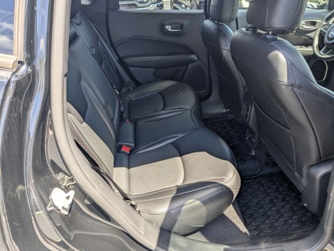 Used 2021 Jeep Compass Latitude image 32