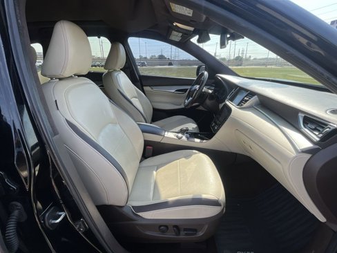 Used 2019 INFINITI QX50 Essential w/ Sensory Package image 35